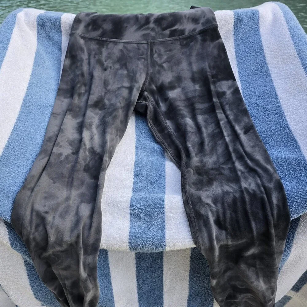 LuLulemon Align High-Rise Pants (25″ inseam) - Size 2 - Diamond Dye Pitch Grey - Picture 2 of 6